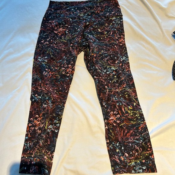 GUC Lululemon 7/8 length LEGGINGS Size 8 - Picture 1 of 5